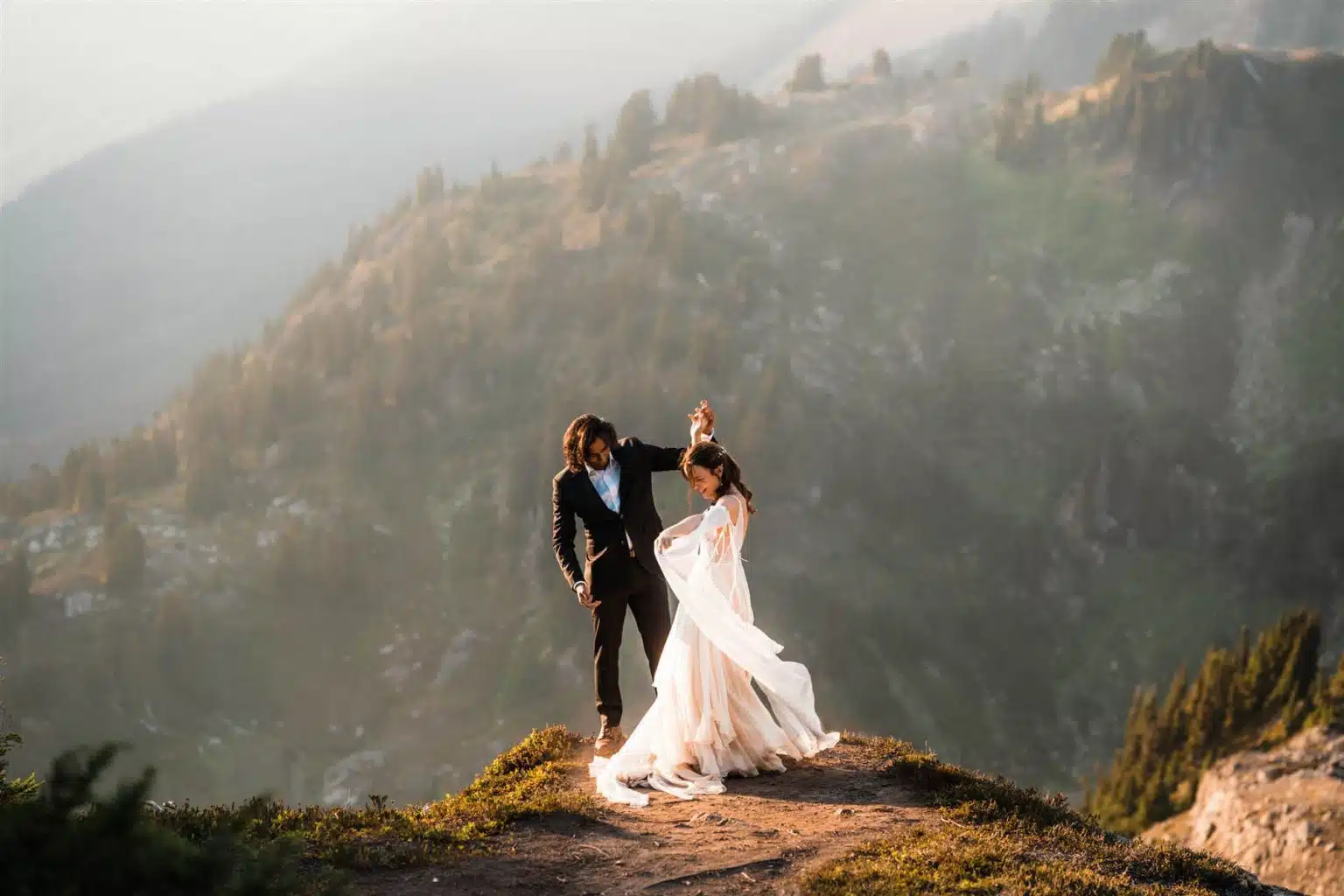 6 Most Stunning Elopement Dresses in 2023 and how to pick one